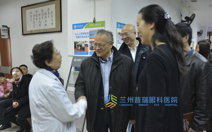 法國(guó)依視路全球副總裁盛贊：麻雀雖小五臟俱全