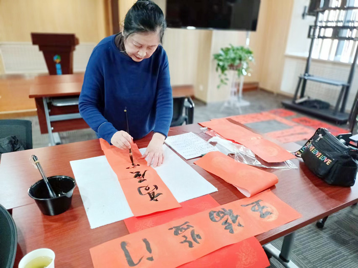 “淡淡墨香飄，濃濃新春情”蘭州普瑞眼視光醫(yī)院給患者送